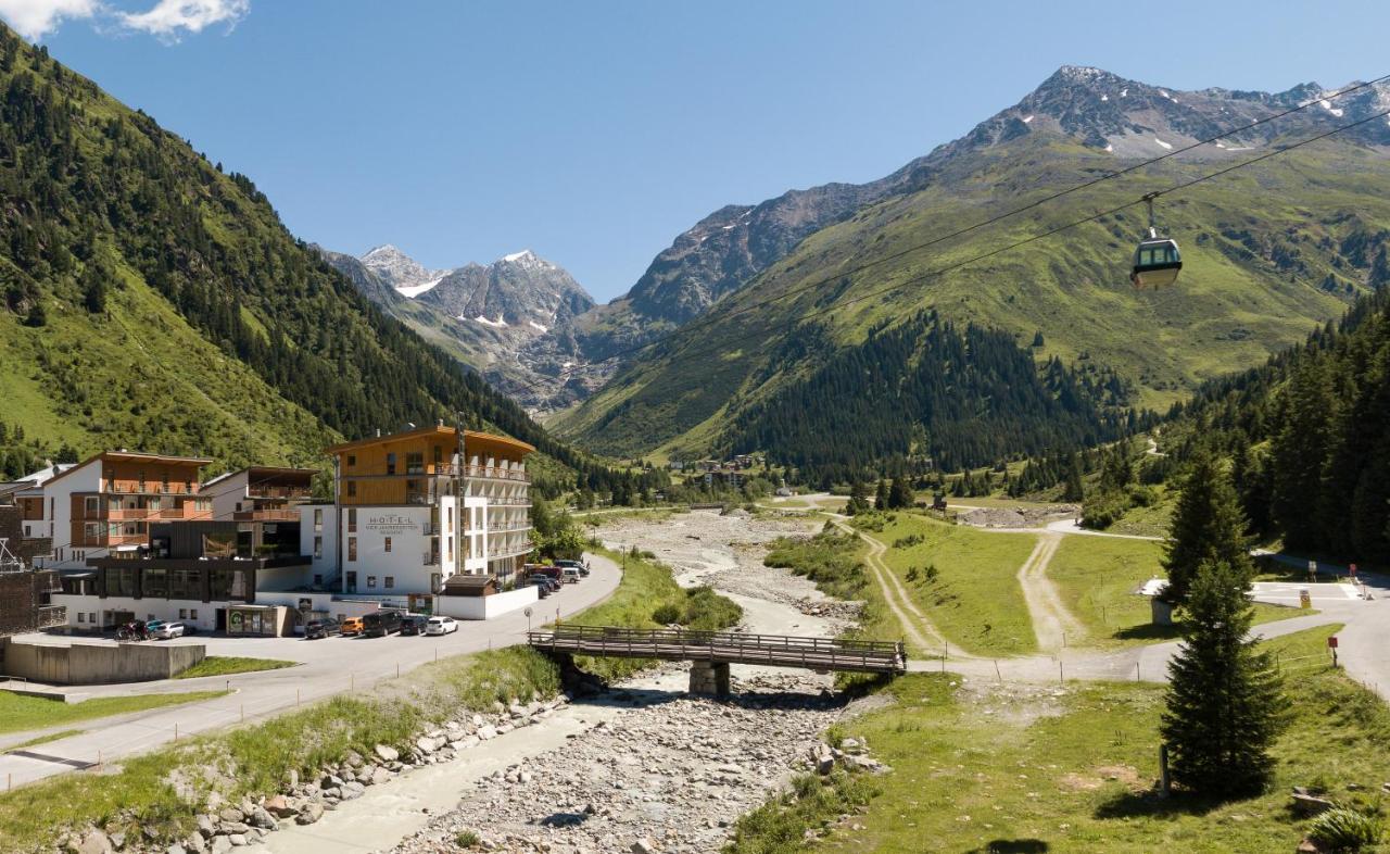 Hotel Vier Jahreszeiten Sankt Leonhard im Pitztal Extérieur photo